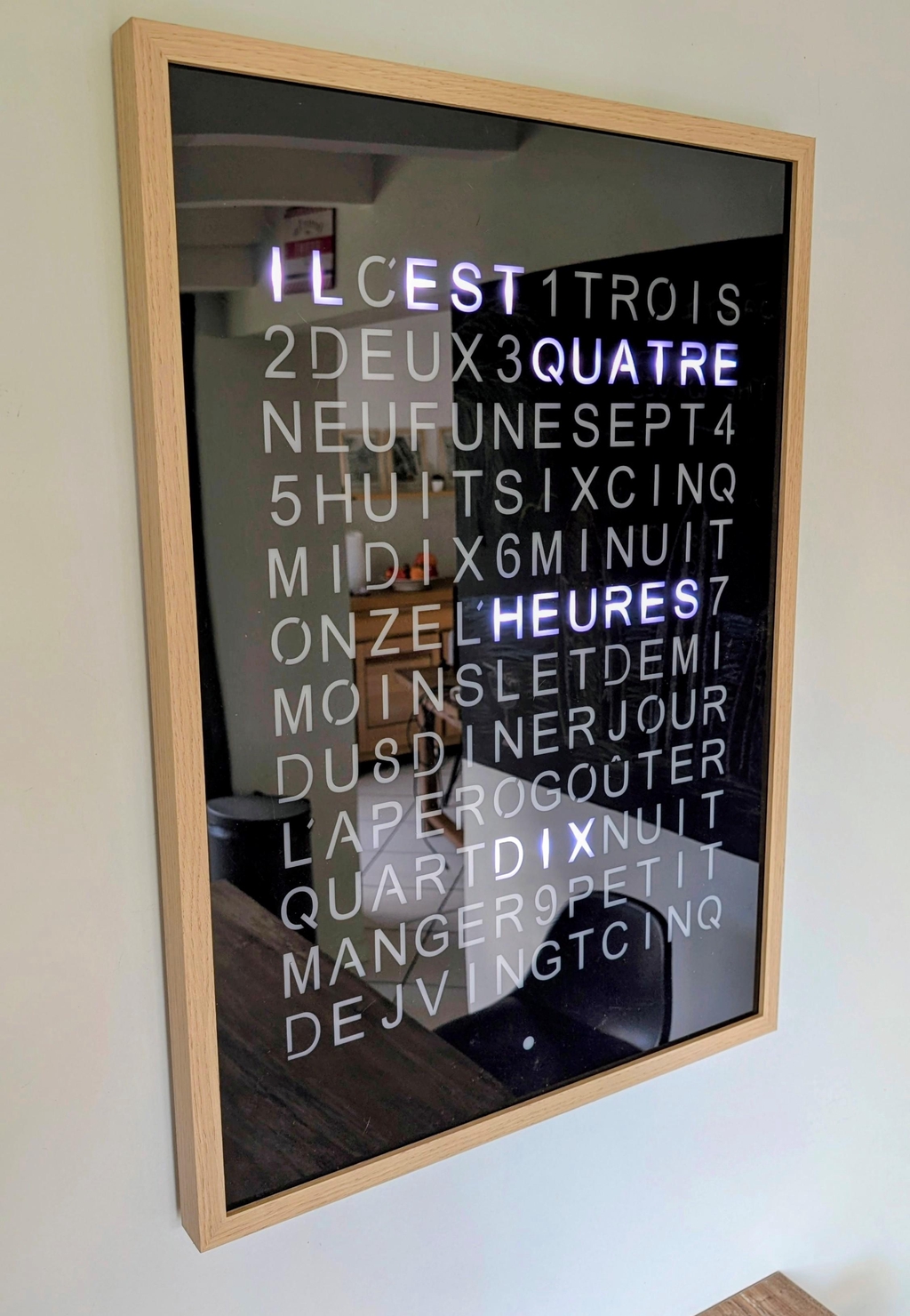 Horloge à poser LUMO DESIGN, un cadeau déco pour la maison et unique