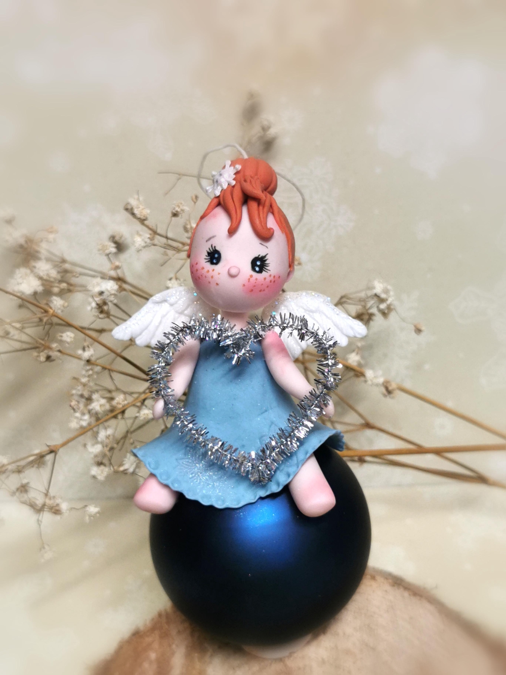 Boules en verre et fioles 