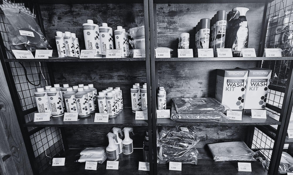 Hier können Sie die Autopflegeprodukte einsehen, die ich grundsätzlich auf Lager habe.

Sie können die Produkte vorbestellen und dann abholen. Abholung nur Donnerstag und Freitag von 7:00 – 15 Uhr, Samstag 7:00 – 13 Uhr, oder nach Vereinbarung. 0171 - 42 830 94