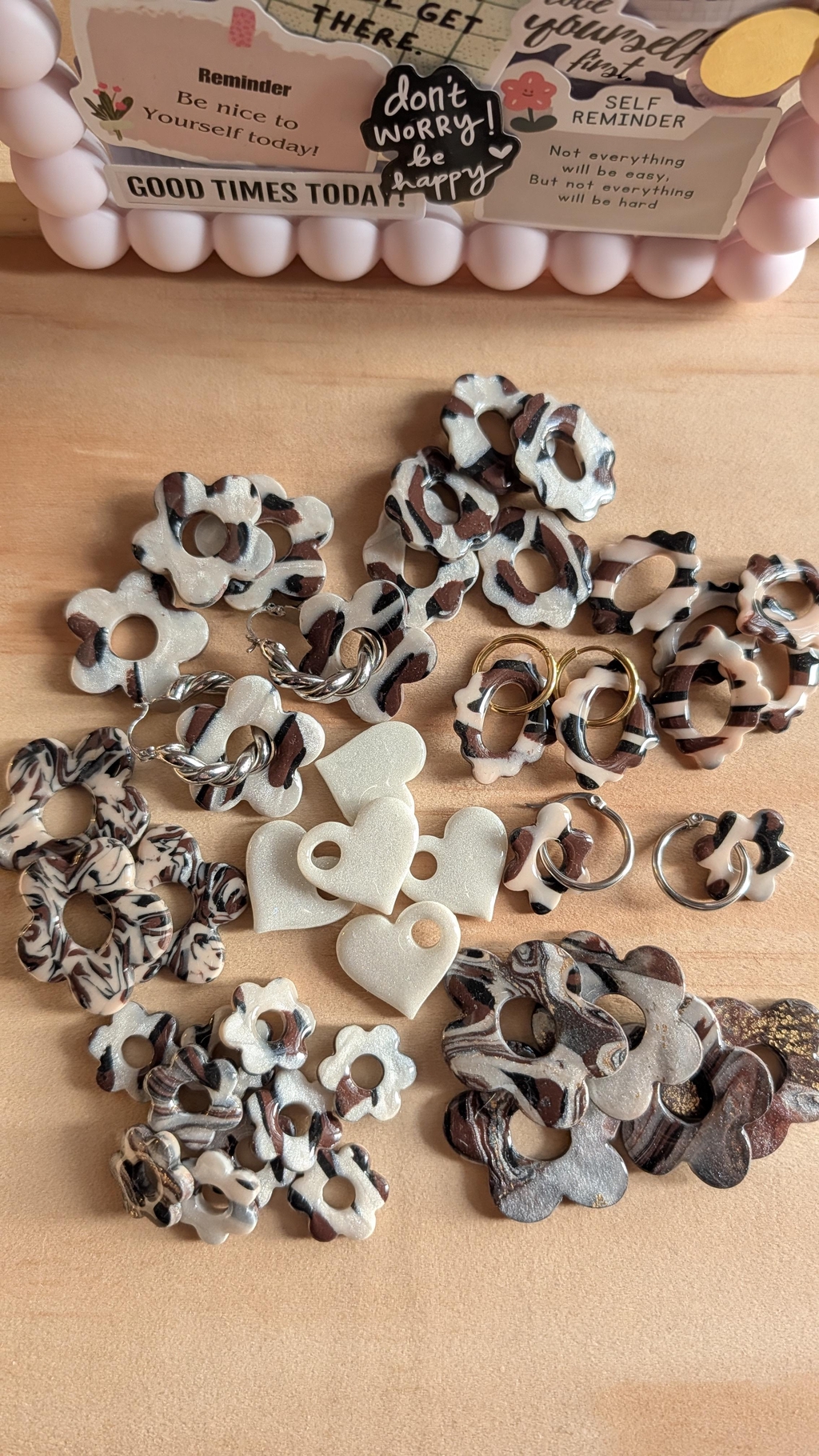 Plus qu’un accessoire : c’est une manière de se Sentir, de s’Affirmer et de Rayonner. 
