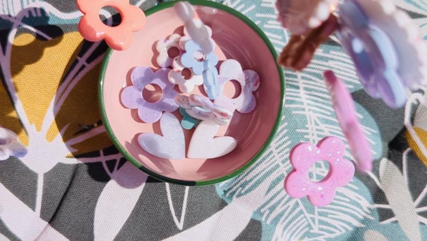 Plus qu’un accessoire : c’est une manière de se Sentir, de s’Affirmer et de Rayonner. 
