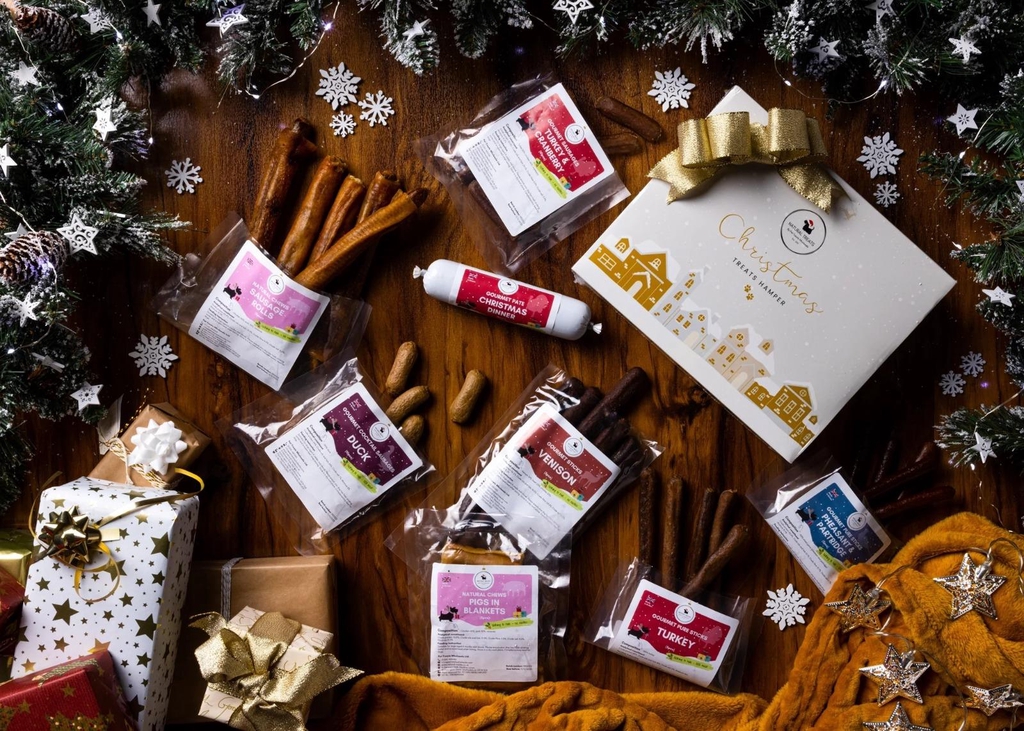 Christmas dog advent calendars in meat and veggie. All 100% natural. Plus a dog treat hamper.