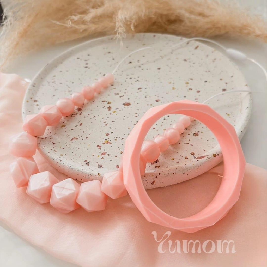 Top 6 des avantages du collier d’allaitement, de portage et de dentition