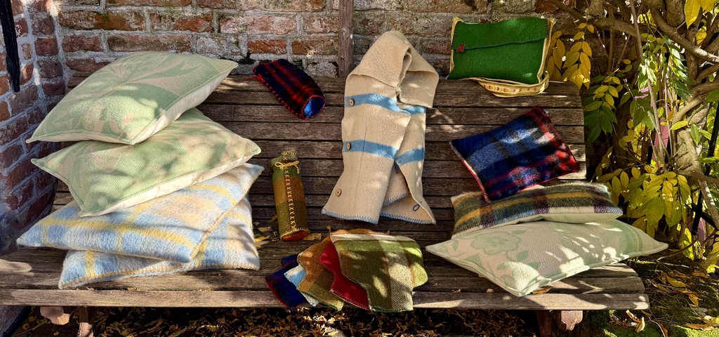 Verschillende producten van vintage wollen dekens