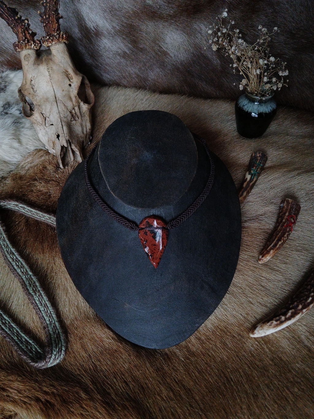 Armure de guerrière, esprit nordique. Bijoux micro-macramé artisanaux.