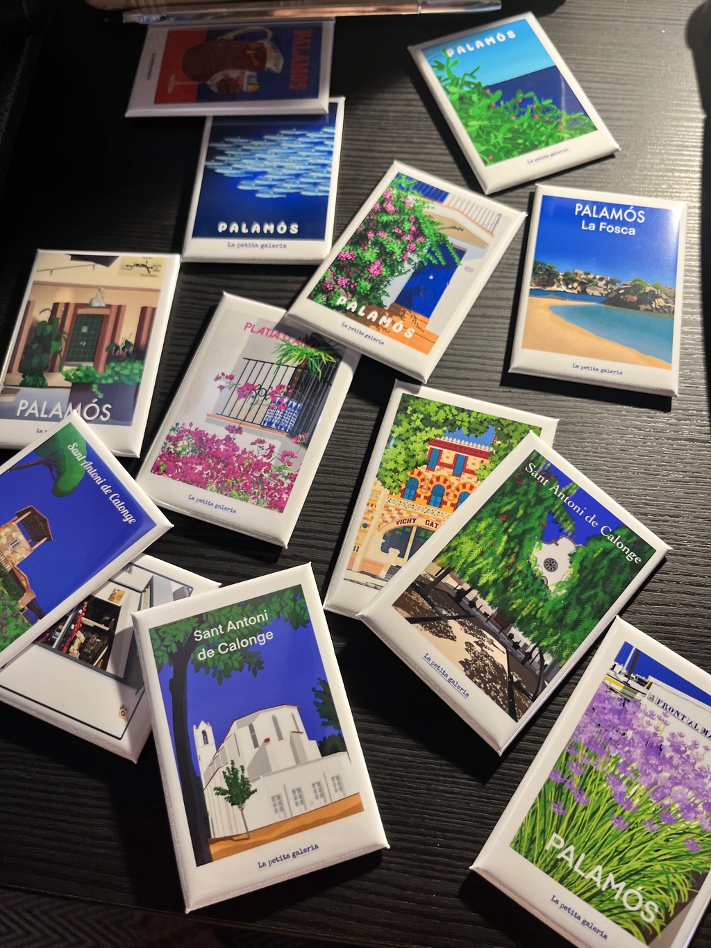 Imans. Imanes. Magnets 
Palamós. Costa brava. Catalunya. La petita galeria Palamos 