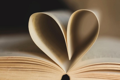 Bücher,... 
... die guttun
... die Gott in Mittelpunkt stellen
... die Hoffnung geben