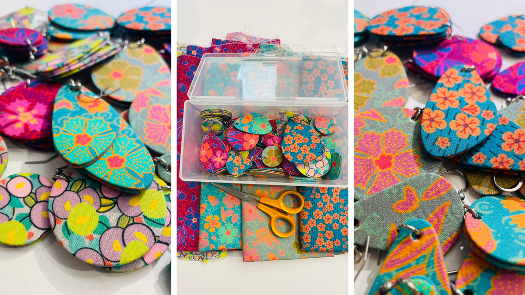 Nathanaëlle Perchais Cartonniste fabrique des bijoux en carton recouvert de tissu