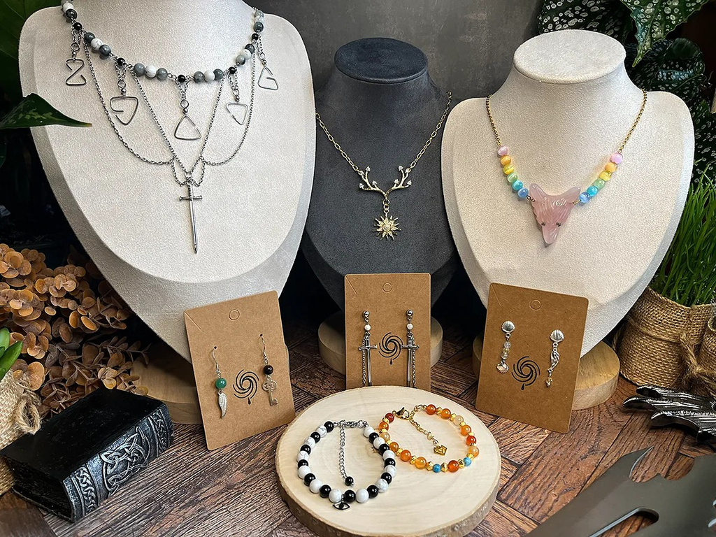 Bijoux pop culture Fantasy witchy whimsical