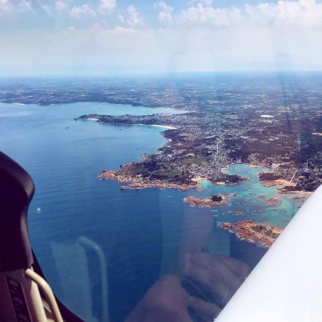 Pour découvrir notre région vue du ciel à bord de nos appareils!