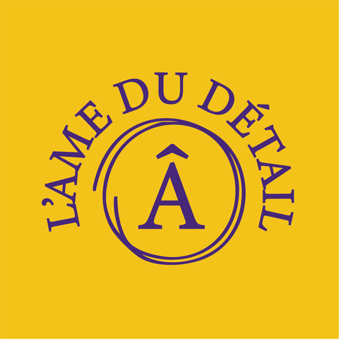 Des écharpes et des objets faits main uniques.