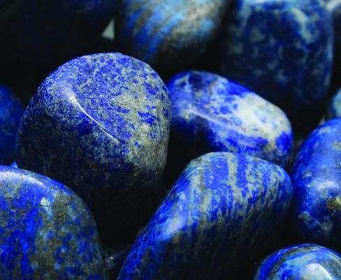 wildwood-pierre-semi-precieuse-lapis-lazuli-graine-bijoux-collier-bracelet-boucles-d-oreilles-bleu-spiritualite-esoterique-symbolique-energie-naturelle-nature-vegetale-creation-chakra