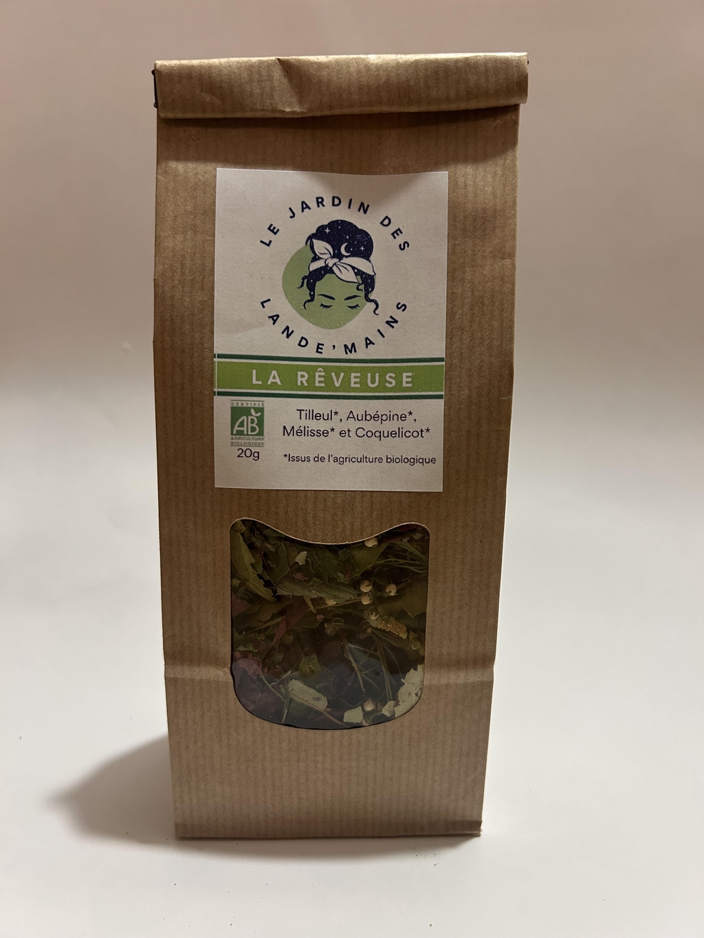 Un mélange de plantes pour le plaisir et les bienfaits d'une bonne et belle tisane!