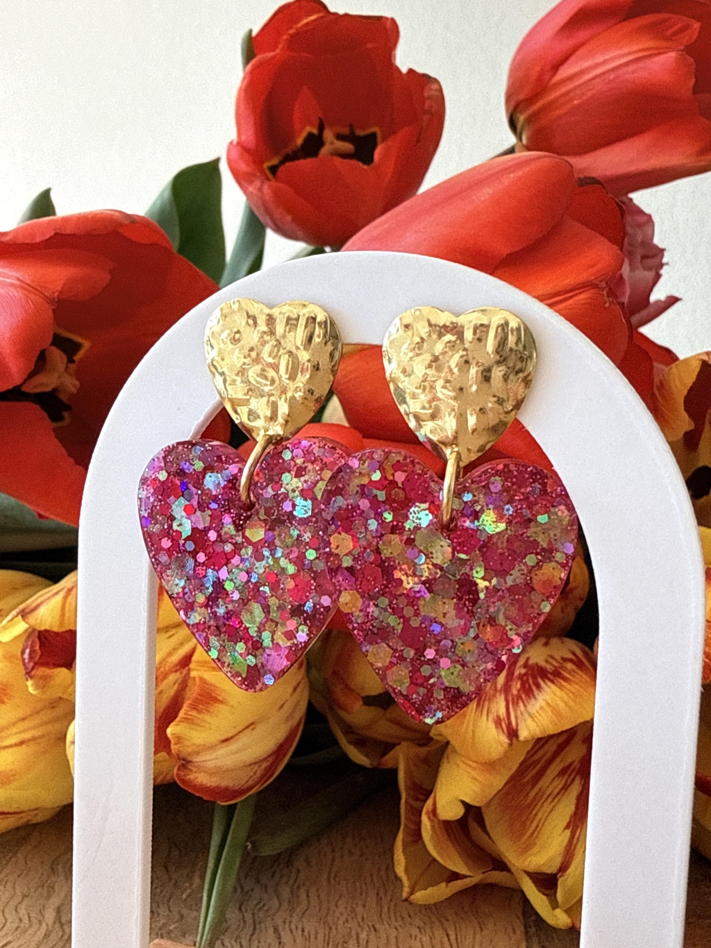 Bijoux fantaisie de créateur pour un look quotidien élégant.