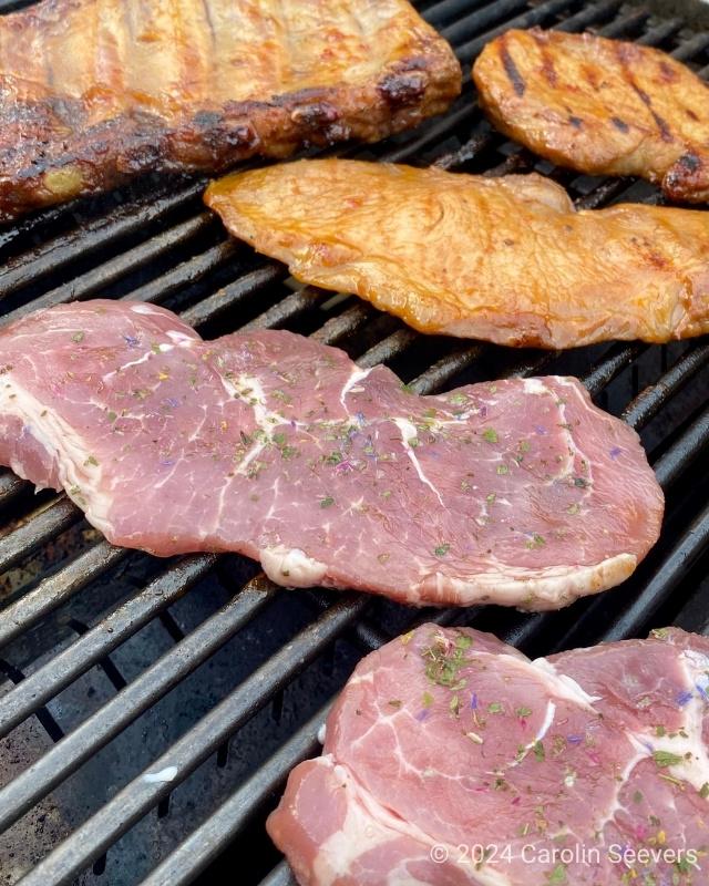 Unser Verkaufsraum für den Hofverkauf. Hier gibt es frisches Fleisch und Wurst, wenn wir unsere Tiere geschlachtet haben. Bioland-Qualität, die man schmeckt!