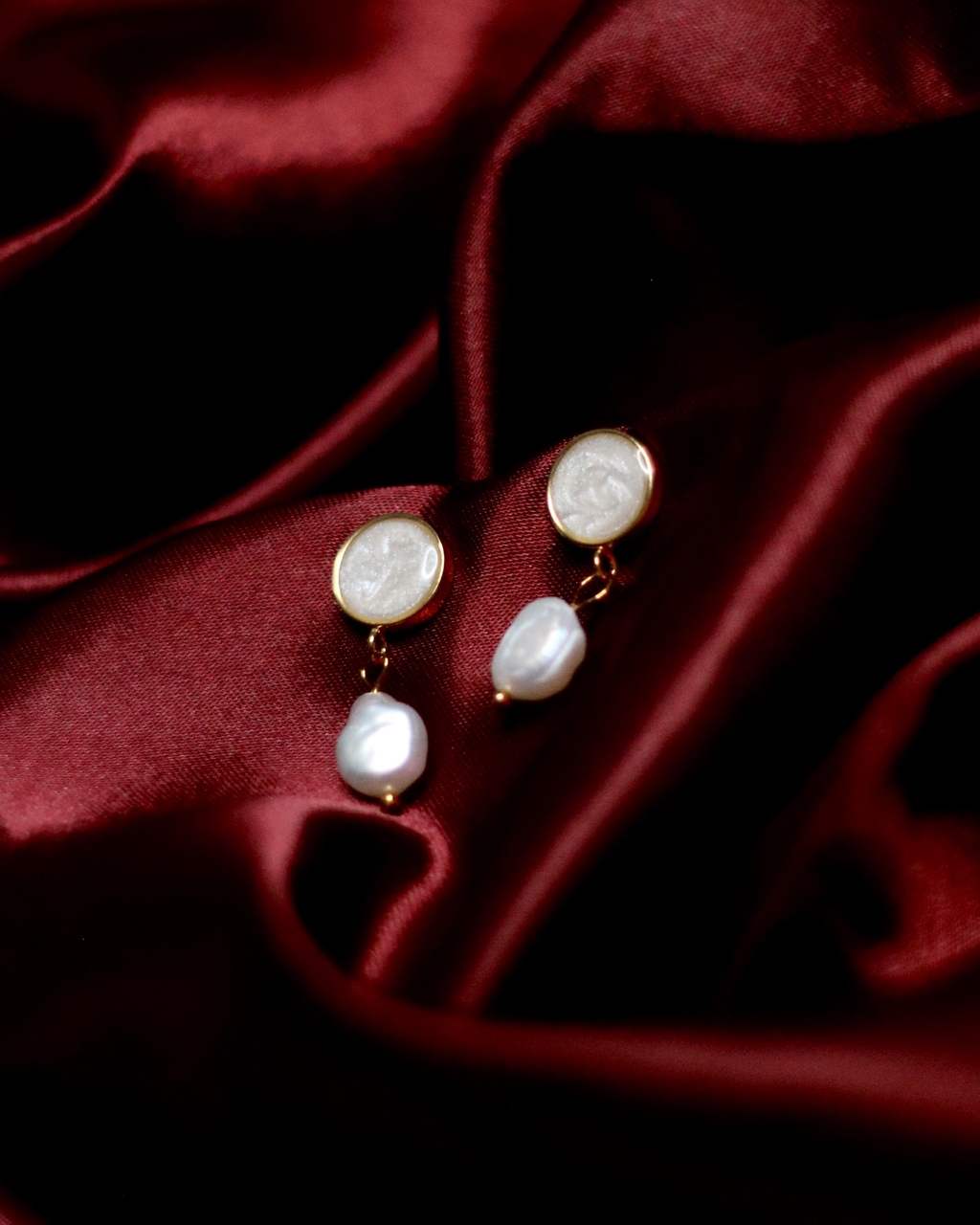 Hand crafted resin necklaces and earrings with beautiful shimmers, hypoallergenic and water resistant, made by Sage and Soul.