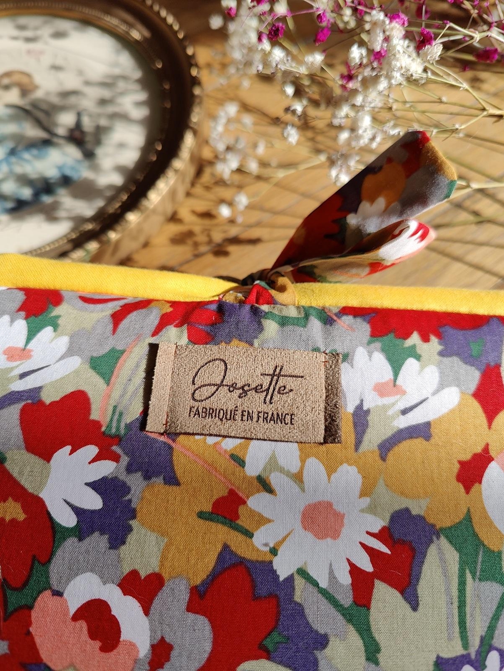 Pochette pour livre broché à fleurs. Ethique et zéro déchet, tissus de seconde main.