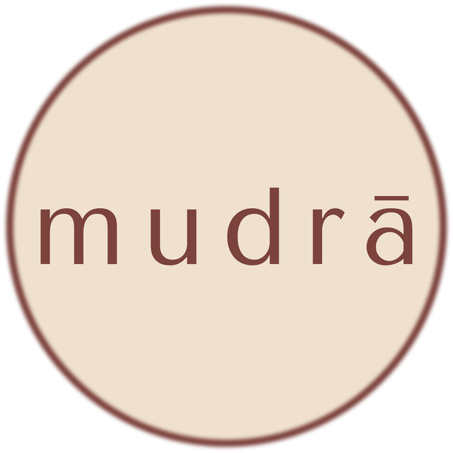 Mudrā 
Objets sensibles, créés à la main