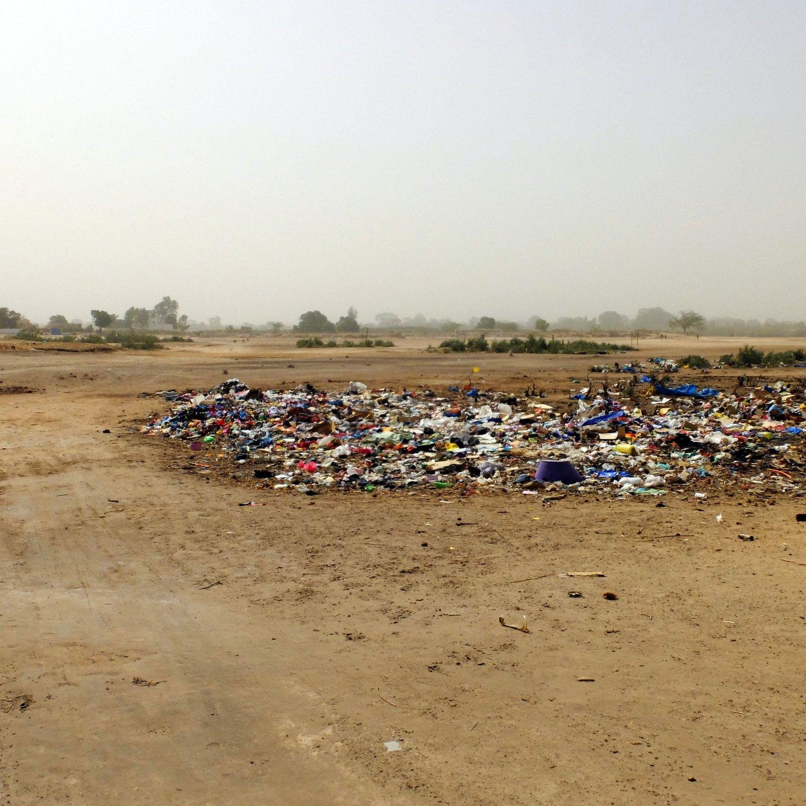 Les abords de la ville de Sokone au Sénégal : des 
