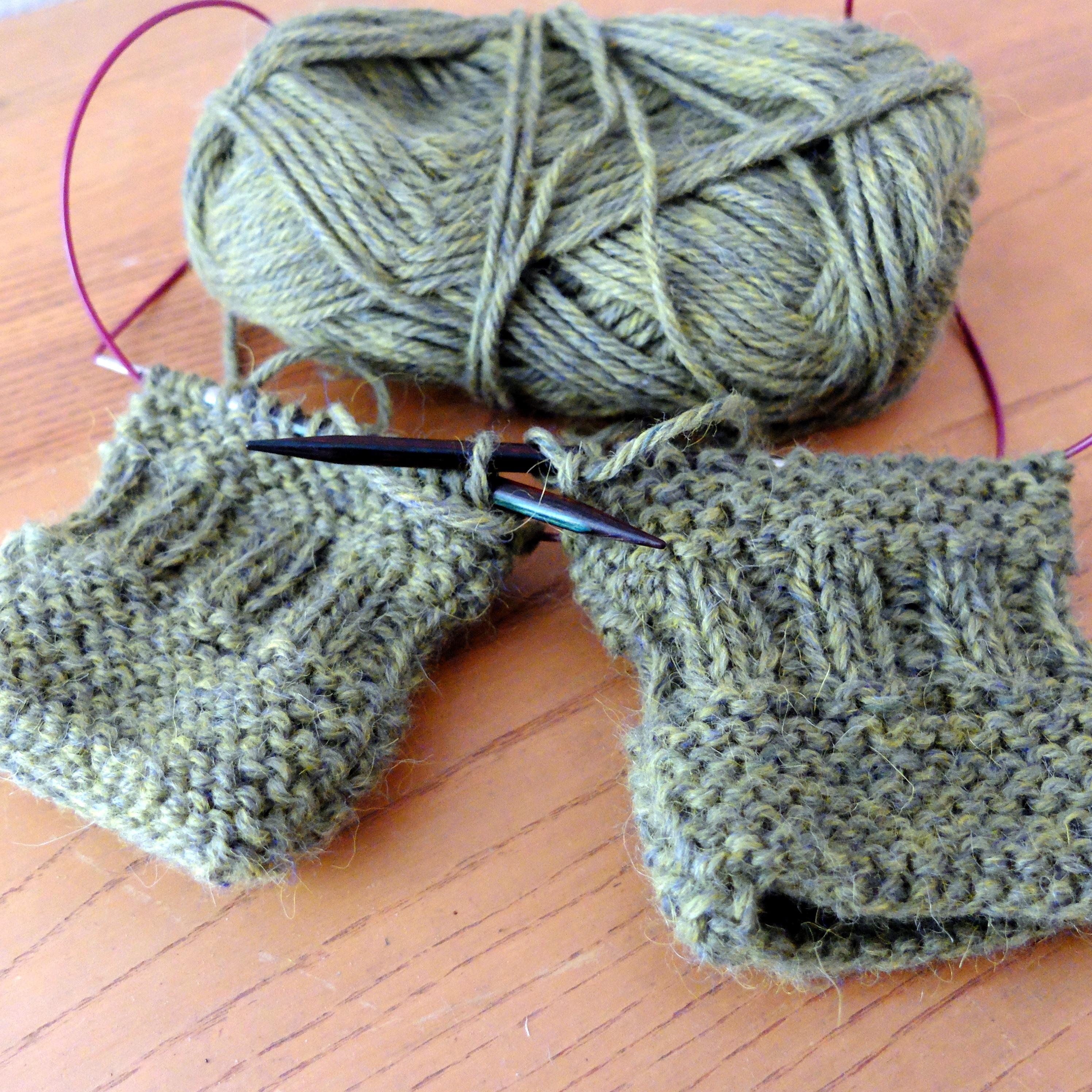 Patrons et kit de tricot : des modèles originaux à tricoter soi-même dans du fil précieux de lama, alpaga ou soie, sourcé avec conscience