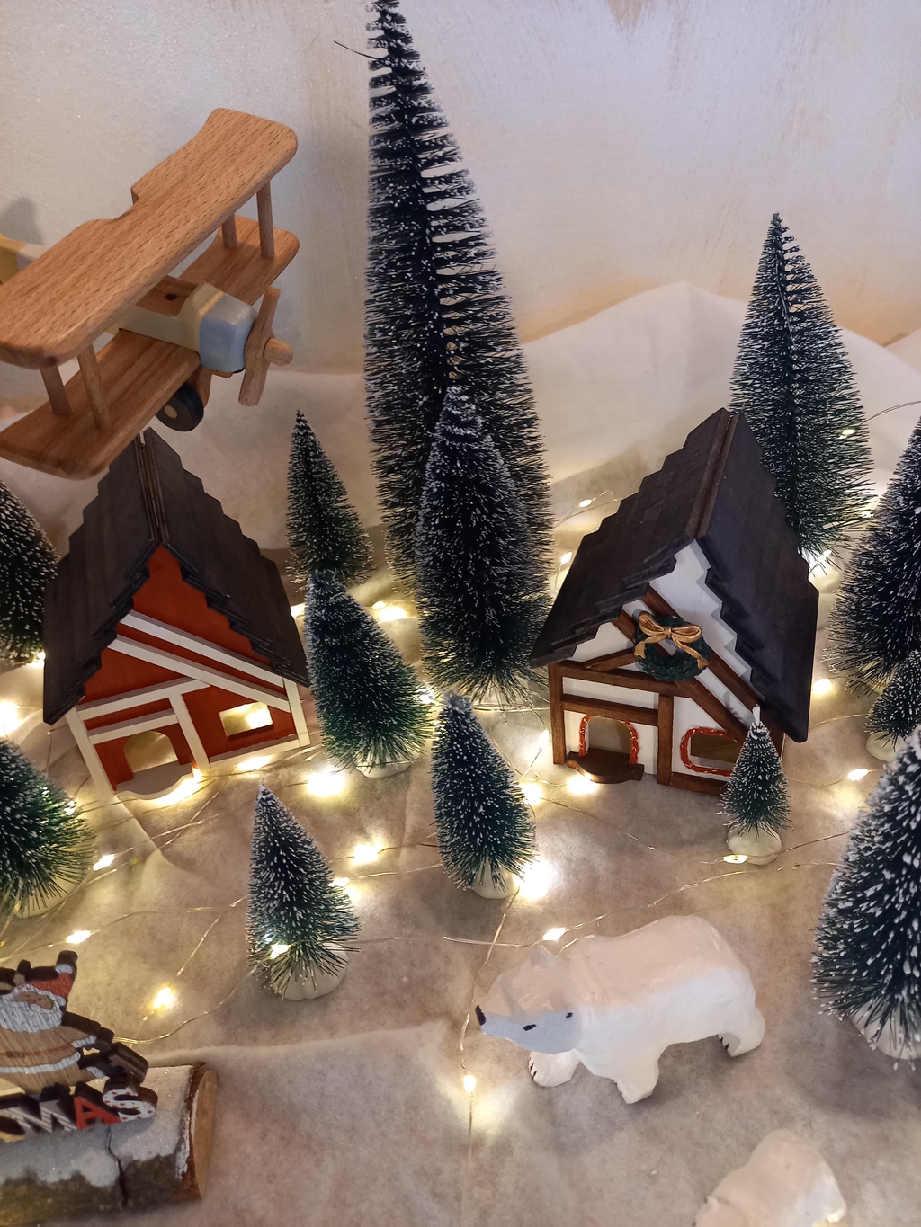 Fabricant de décorations artisanales en bois en Normandie dans l'Eure.