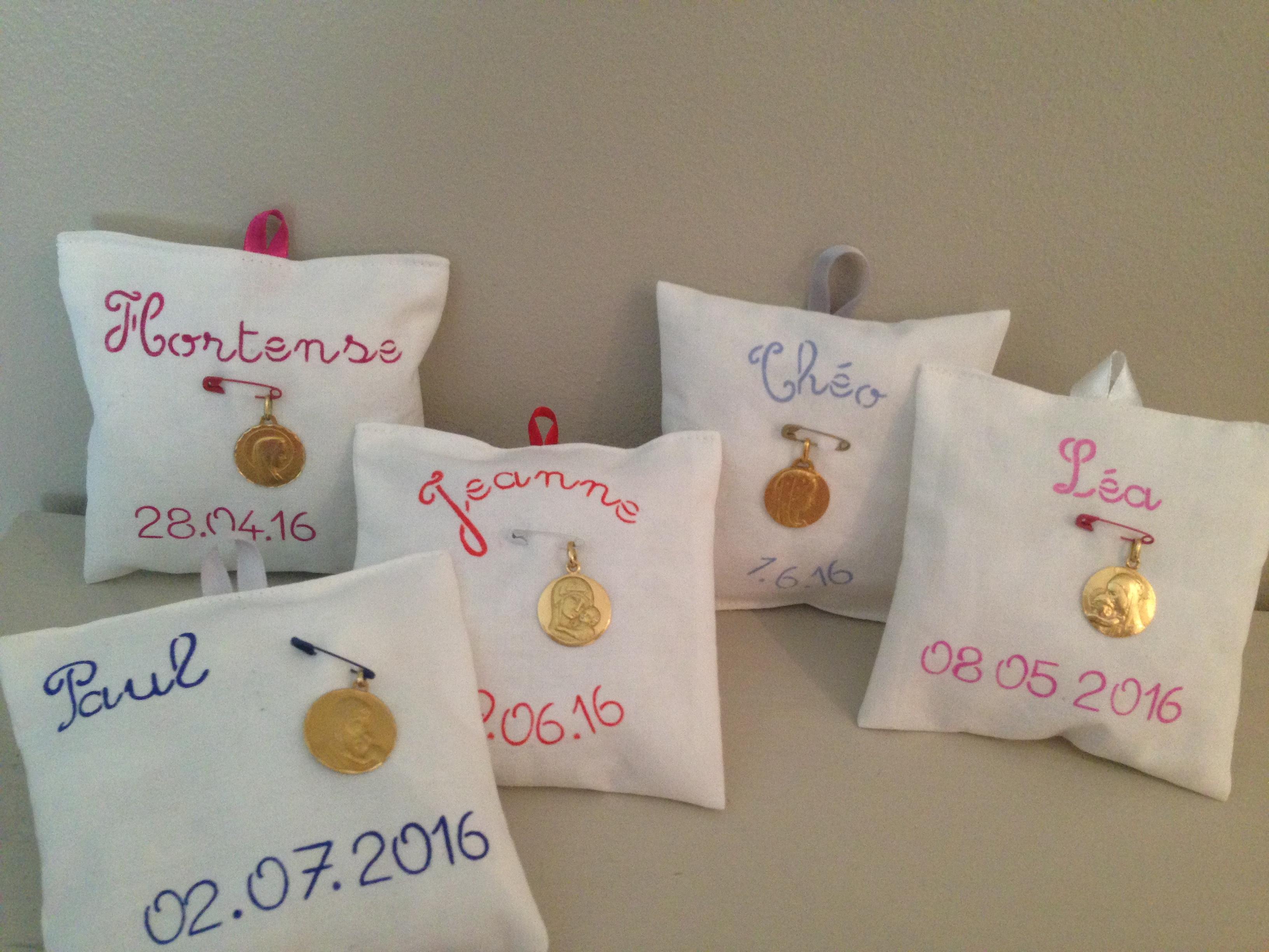 coussins à médaille personnalisés