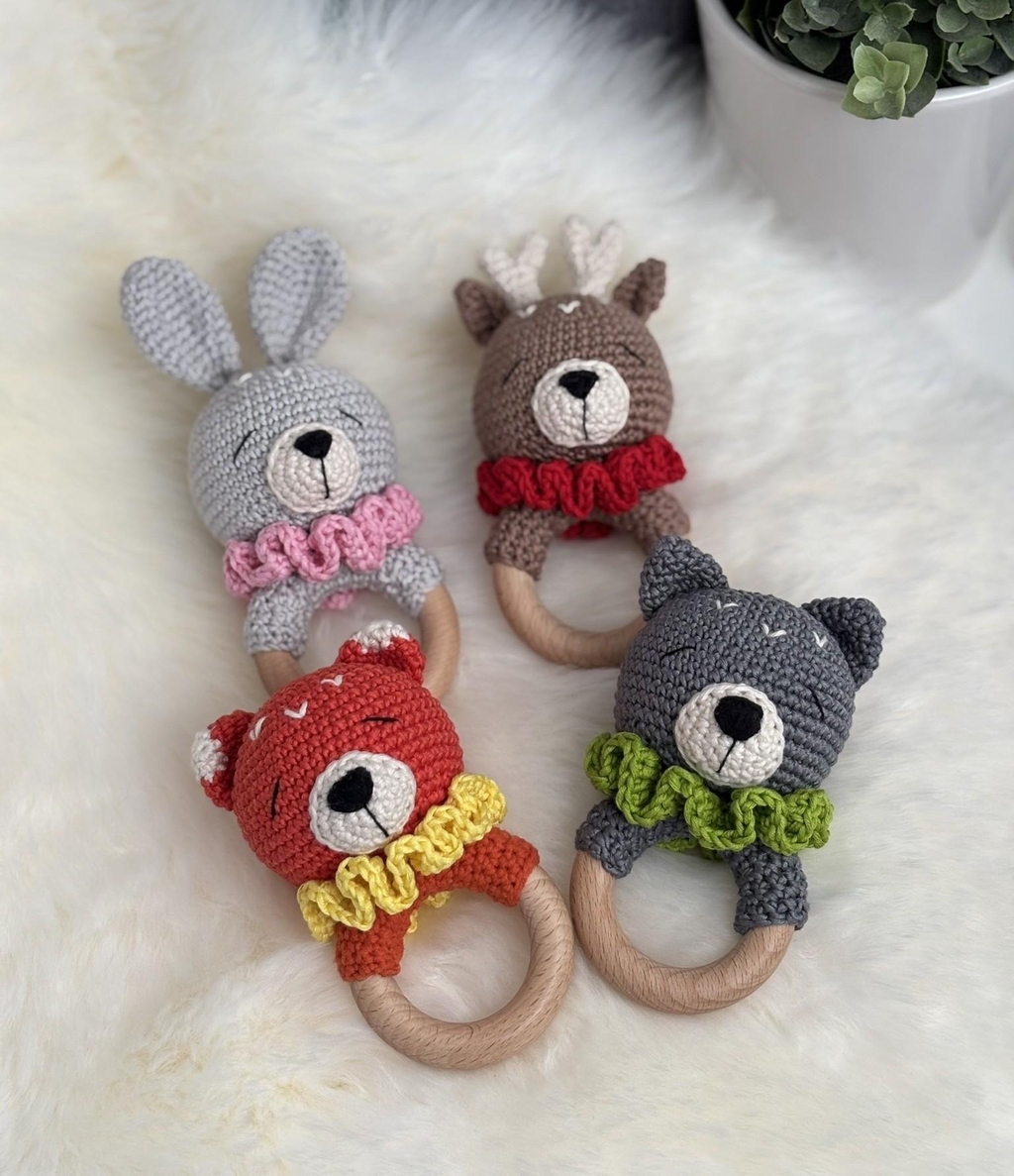 Hochet fait main lenaknits 