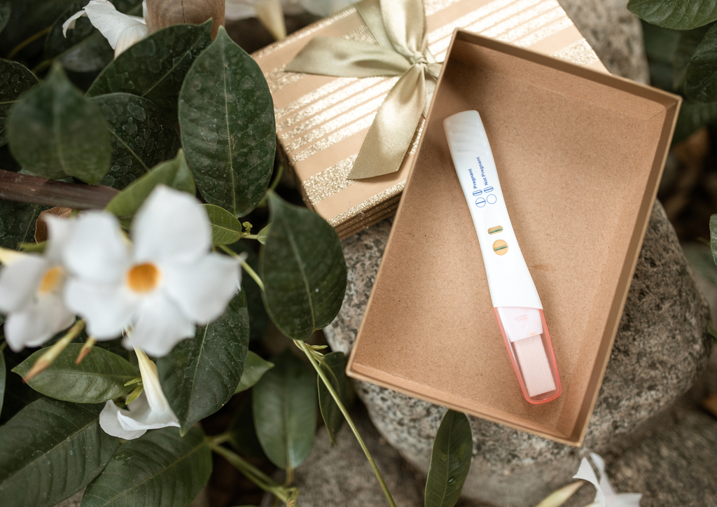 test de grossesse dans une boite cadeaux