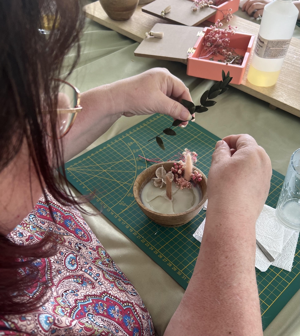 Apprenez à créer vos bougies dans une ambiance conviviale et festive !