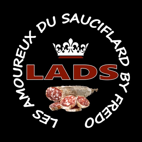 Les Amoureux du Sauciflard vous proposent au meilleur prix des SAUCISSONS SECS traditionnels et d'autres produits du terroir de qualité.