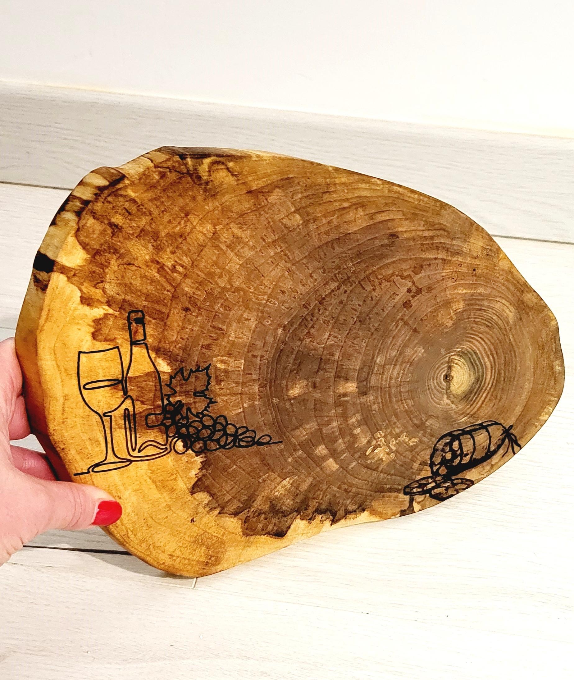 Planche apéro unique en bois avec gravure, idéal pour un cadeau original