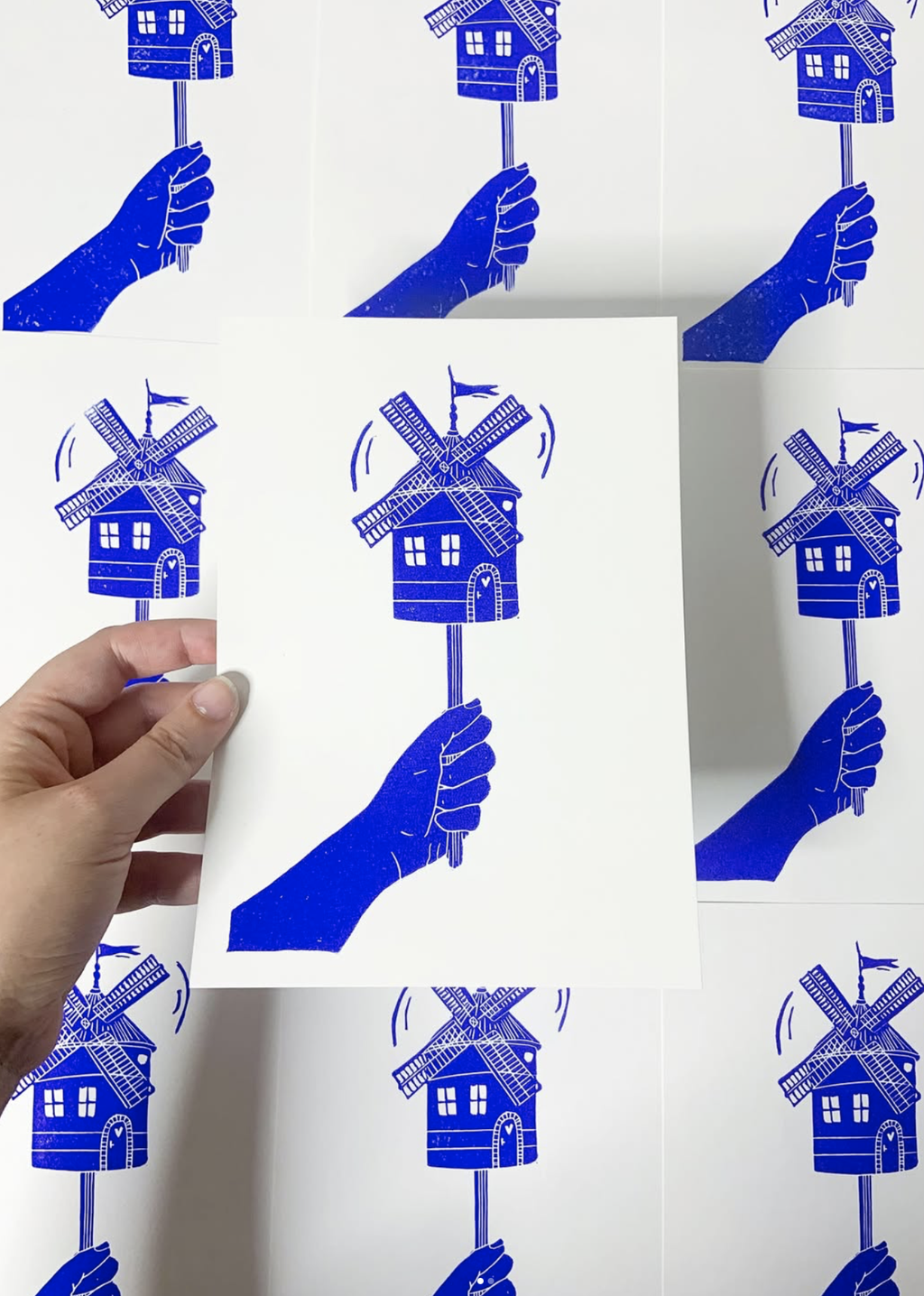 Les linogravures de l'Inktober 2025 sont des linogravures réalisées à la main en France par Audrey Jaillard, Clapotis Sauvage. Ces gravures sont pleines de douceur, de nature et de poésie.