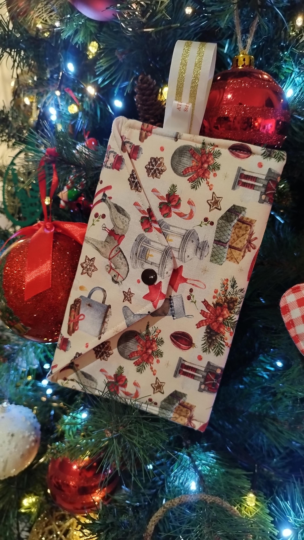 Enveloppe surprise pour glisser un bon d'achat, un petit billet ou un mot d'amour.
Une façon originale de souhaiter un joyeux Noël.
Réutilisable.