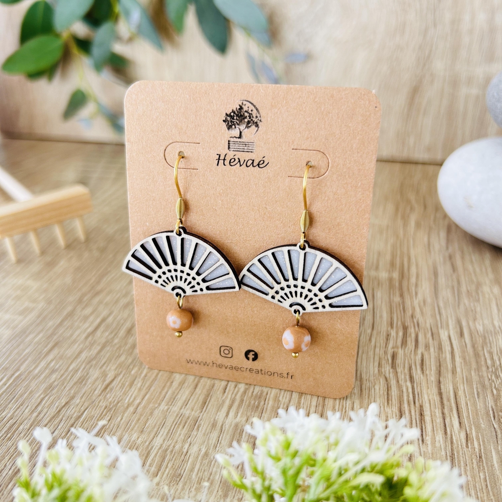 boucle d'oreille éventail japonais blanc doré 