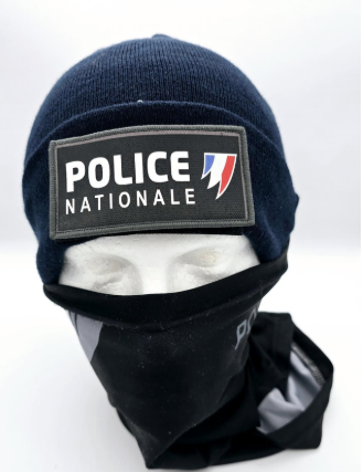 bonnet avec patch pvc police