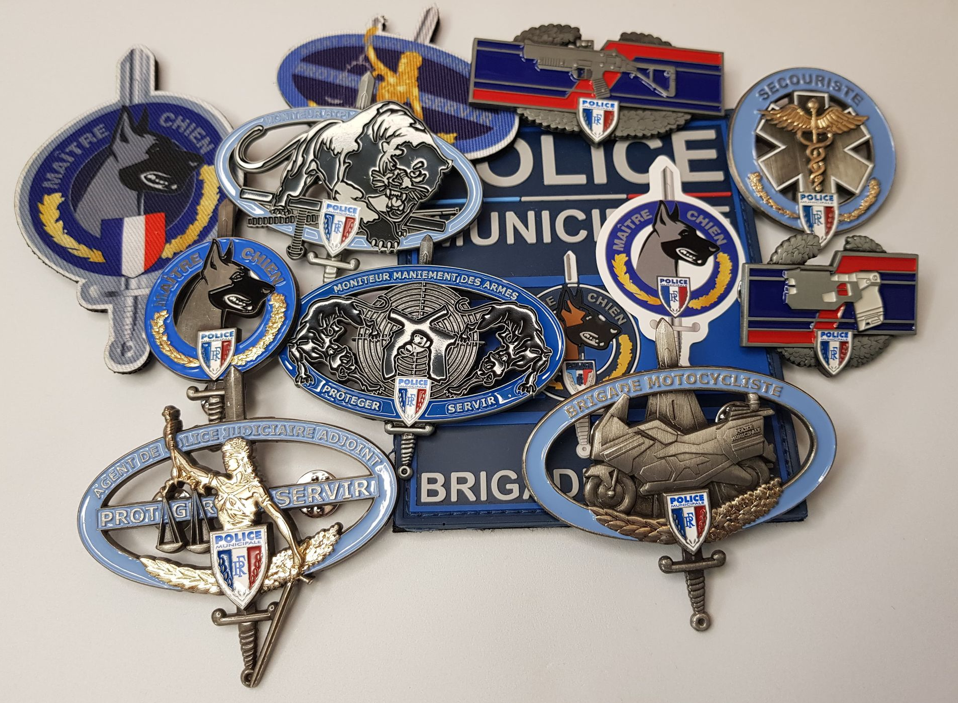 Badge, stickers, insigne force de l'ordre