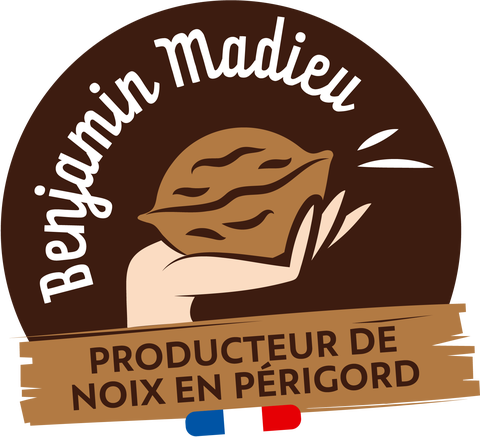 Bonjour, je m'appelle Madieu Benjamin. Je suis agriculteur producteur de noix Franquette à Proissans, à côté de Sarlat-la-Canéda, avec ma femme, nous transformons notre production de noix en circuit court petit magasin locaux , épicerie fine, magasin producteur. Mais l'idée trotte dans notre tête d'ouvrir un magasin sur notre propriété pour vendre en direct notre production: noix caramélisées, noix salées, huile de noix , gâteau secs, vin de noix etc., tout en restant sur des produits de hautes qualités.