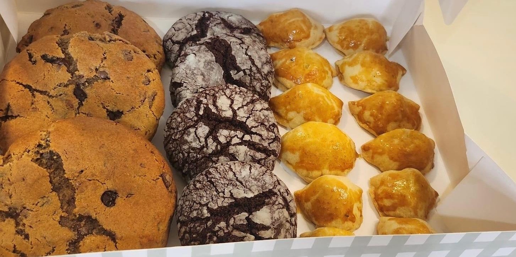 Turkish-Style Chocolate Chip Cookies, Mini Potato Buns, Crinkle Cookies