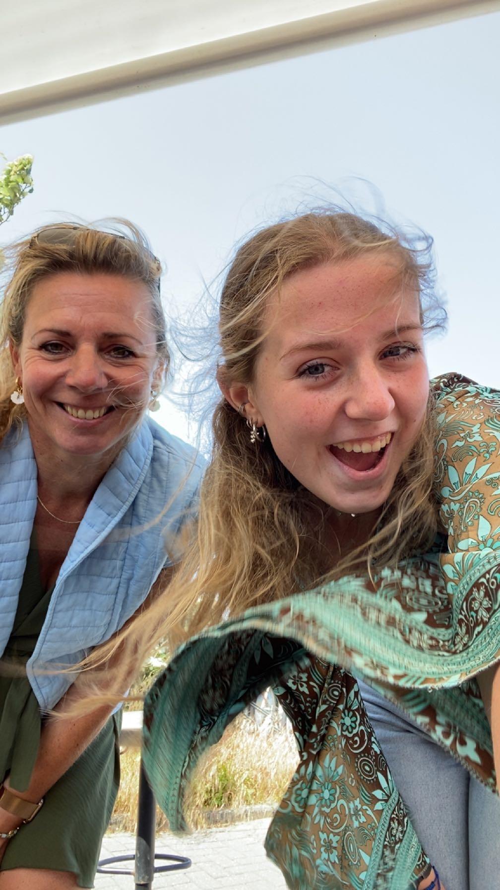 Wij zijn moeder en dochter en hebben samen onze website ❤️