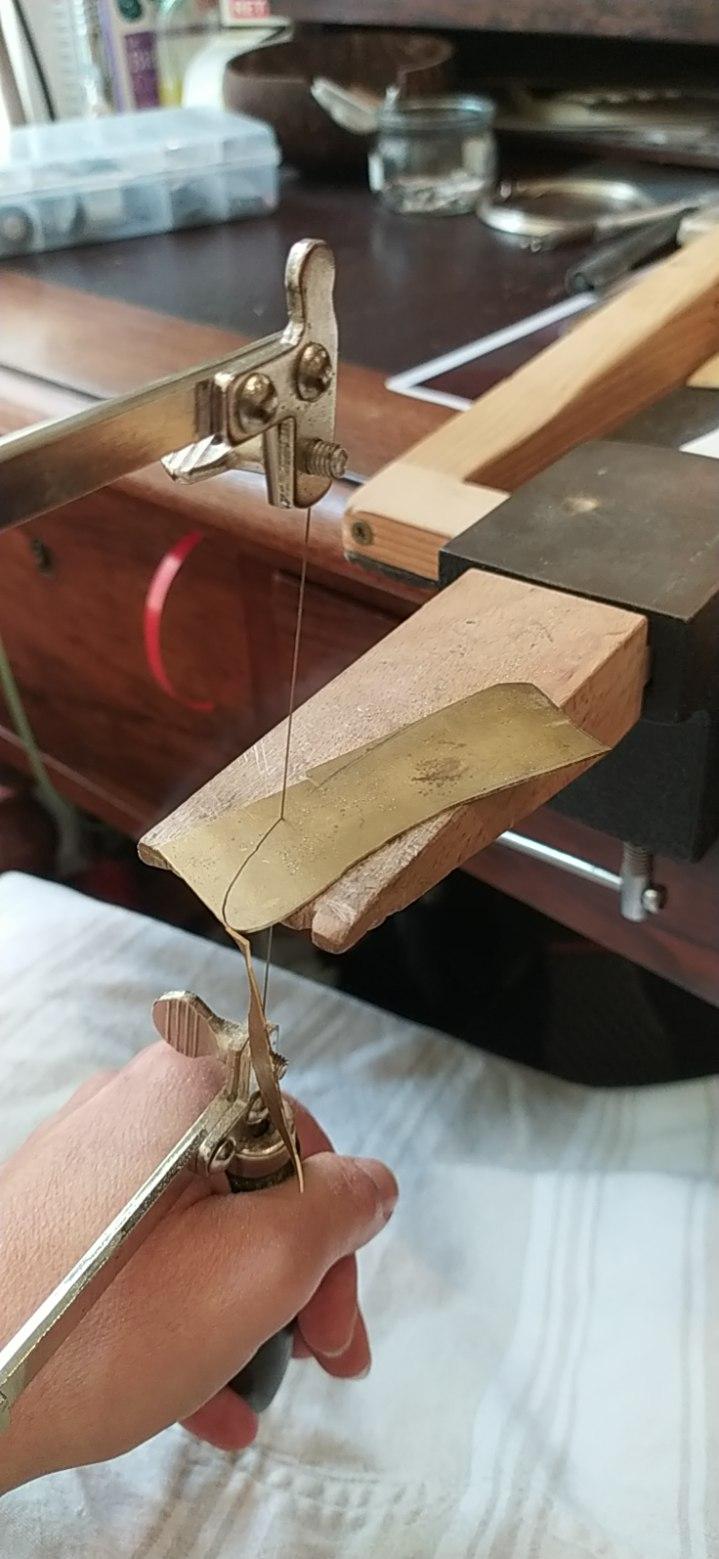 Des techniques de travail bijoutier traditionnelles pour les matières classiques