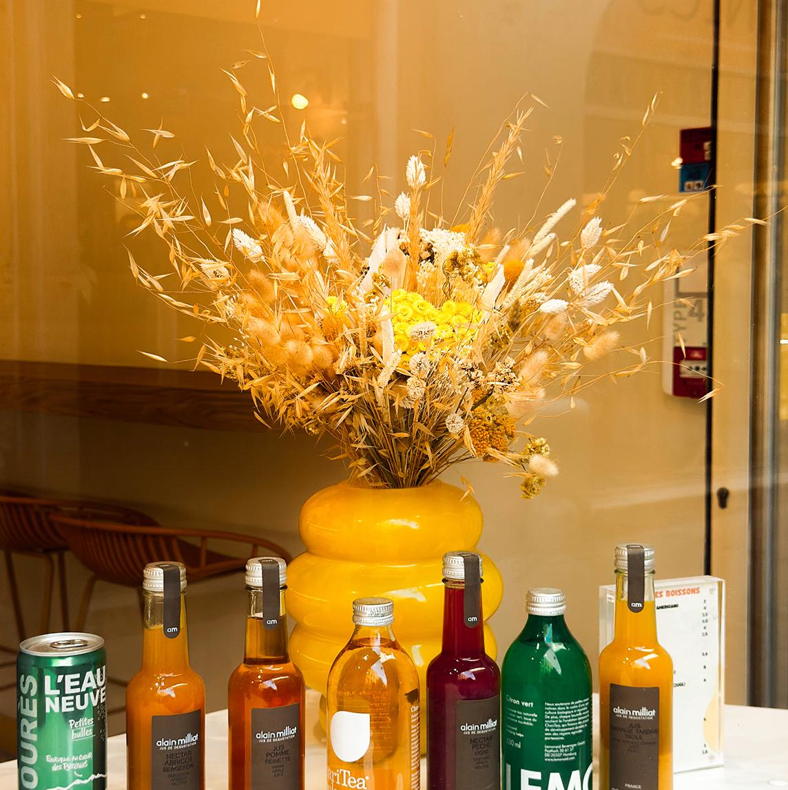Bouquet éternel YSSEJ DESIGN exposé en vitrine