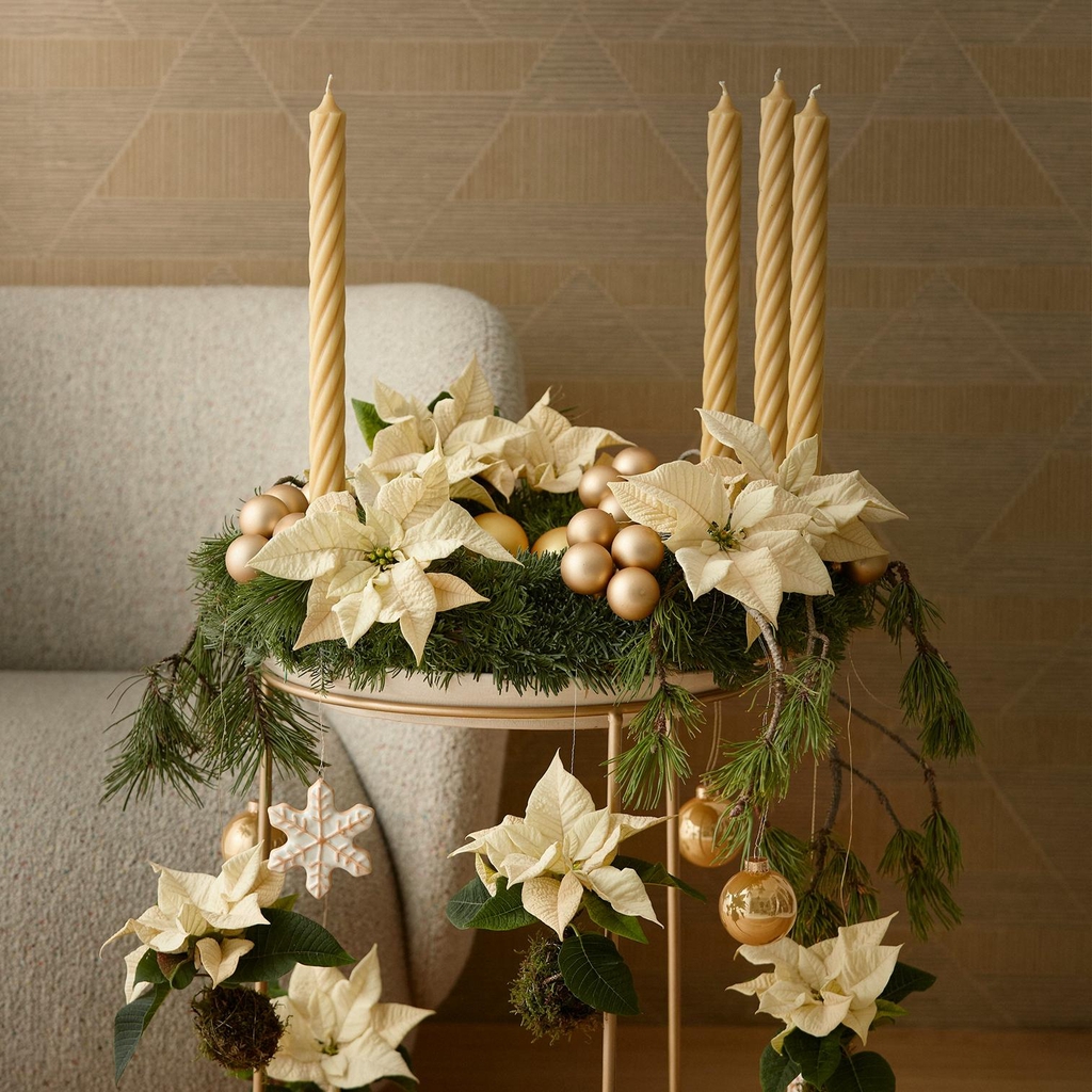 Décoration en fleurs séchées dans une ambiance de Noël