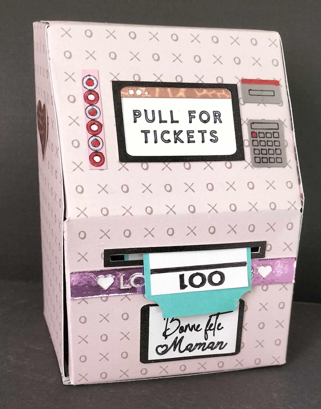 Gagnant du concours Fête des Mères : juke-box en papier avec mots doux, une création originale et touchante