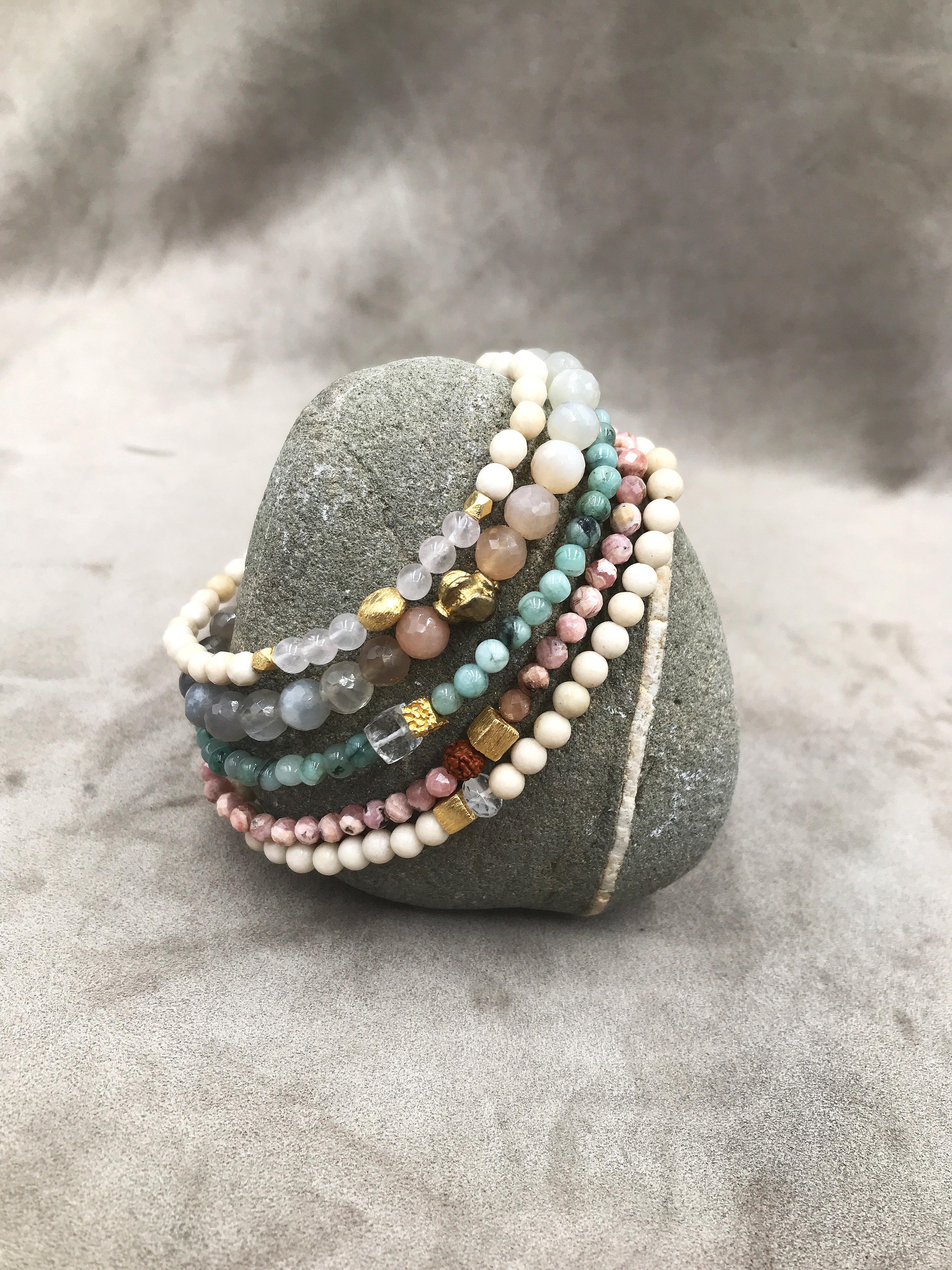les bracelets tout pierre