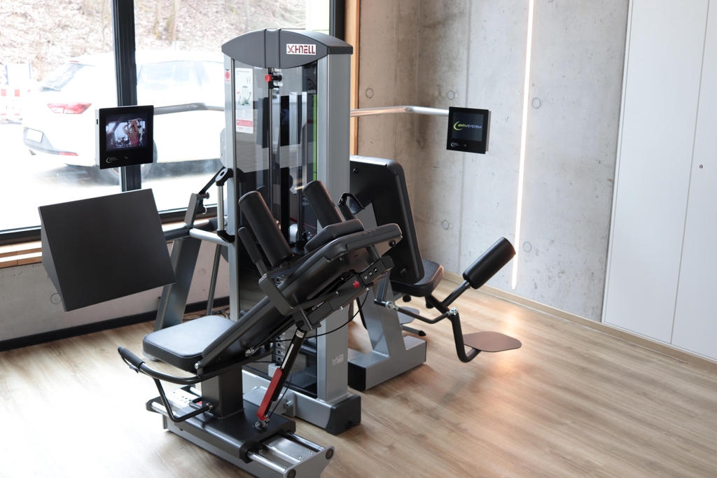 Bild vom Gesundheitsstudio, Beinpresse und Ab/Adduktionsmaschine 