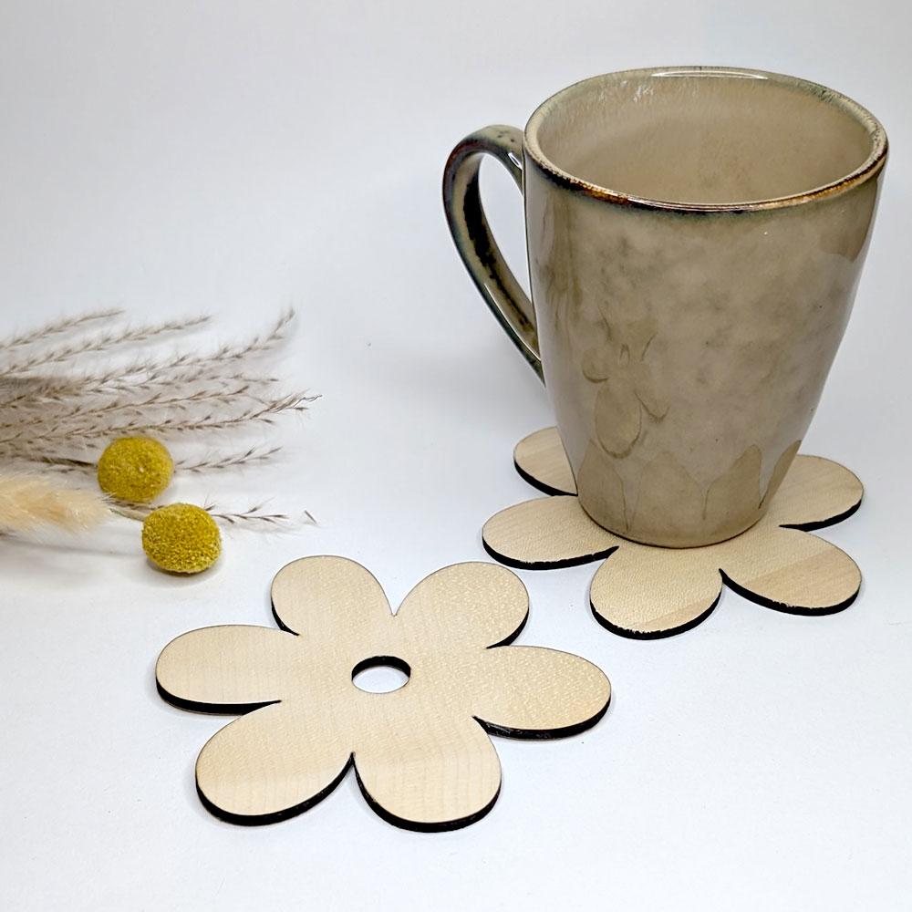 Retrouvez des créations d'objets en bois uniques, sous-verres, porte-serviettes, objets en bois sur-mesure, porte-clés, décoration murale, pour offrir en cadeau à vos proches ou à vous-même !