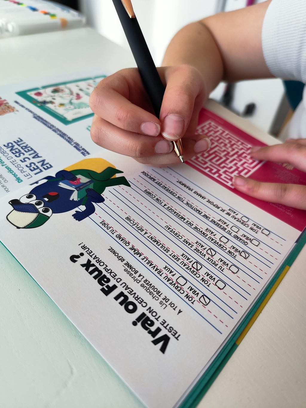 Des carnets éducatifs et ludiques pour partir à la découverte du corps humain.
À travers des jeux, des activités et des explications adaptées aux enfants, cette collection transforme l’apprentissage en aventure.
