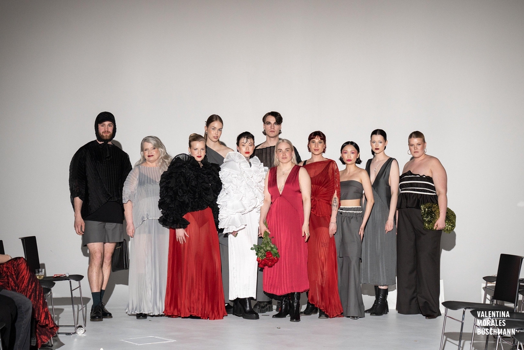 2 much, core collection by 2Jutul