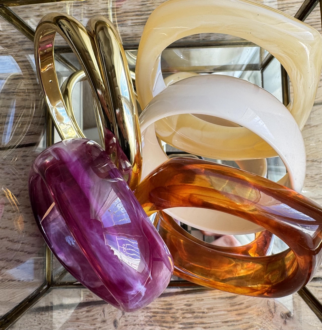 Bijoux fantaisies, accessoires et cadeaux personnalisés