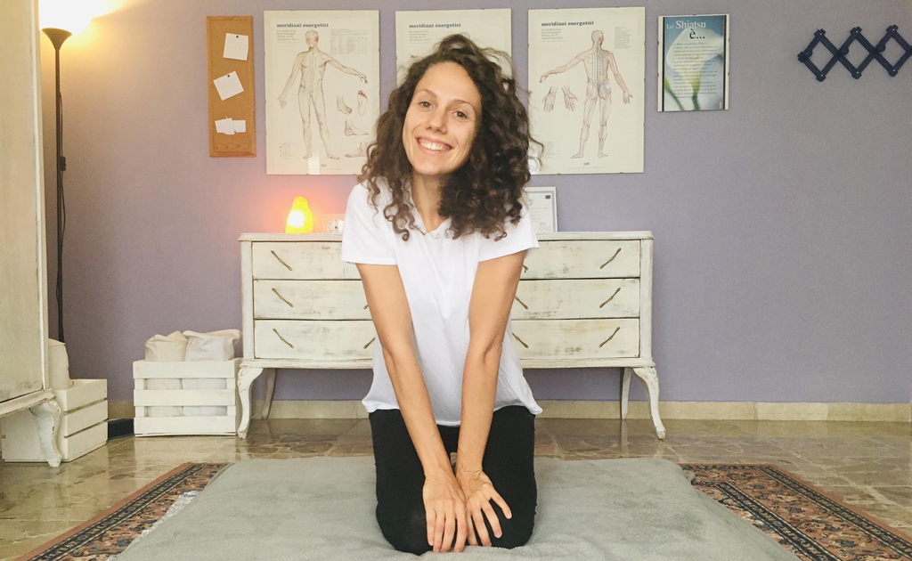 Mi chiamo Miriam Vescovi
Sono un’operatrice shiatsu professionista! 
Pratico lo shiatsu dal 2015 e dopo il mio percorso di formazione durato tre anni ho aperto il mio studio a Palosco.
Sono regolarmente iscritta al registro di Discipline Bio Naturali e all’APOS, associazione professionale operatori e insegnanti Shiatsu. 
Lo Shiatsu che pratico è quello di Masunaga che unisce la visione psicologica moderna ai principi della medicina tradizionale cinese. 
Oltre allo shiatsu mi sono specializzata nelle tecniche complementari della medicina tradizionale cinese in particolare la Coppettazione, il GuaSha, la Moxibustione e la Riflessologia cinese di mani e piedi!
Tratto persone che hanno dolori articolari, mal di schiena, dolori alla cervicale, sciatalgia, muscoli contratti, mal di testa, dolori articolari e muscolari, disturbi mestruali, irregolarità intestinali, disturbi del sonno, ansia e stress.
Per info e appuntamenti contattami in privato.